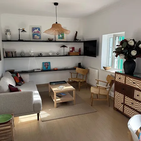 Center, Charming 2 Bedroom *