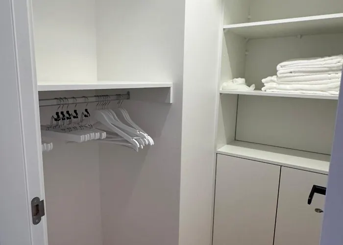 Center, Charming 2 Bedroom *