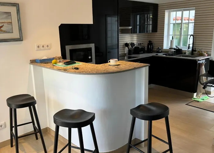 Center, Charming 2 Bedroom * Cascais