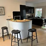 Center, Charming 2 Bedroom * קסקאיס