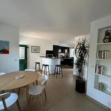 Center, Charming 2 Bedroom Appartement