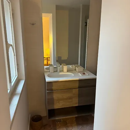 Center, Charming 2 Bedroom Апартаменты
