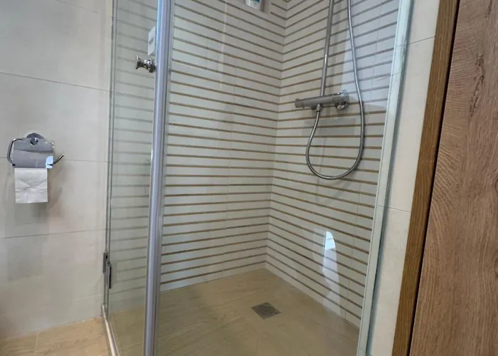 Center, Charming 2 Bedroom